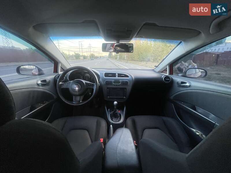 Хэтчбек SEAT Leon 2006 в Киеве