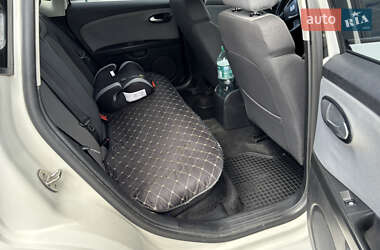 Хэтчбек SEAT Leon 2011 в 