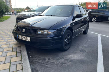 Хэтчбек SEAT Leon 2001 в Киеве