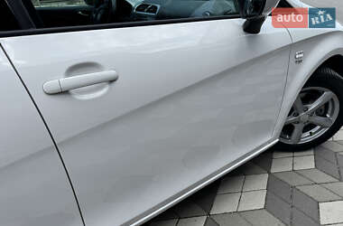 Хэтчбек SEAT Leon 2012 в 