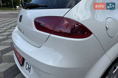 Хэтчбек SEAT Leon 2012 в 
