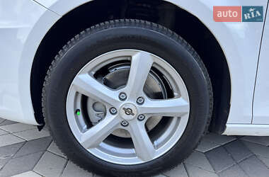 Хэтчбек SEAT Leon 2012 в 