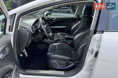 Хэтчбек SEAT Leon 2012 в 