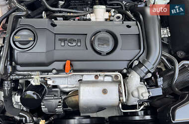 Хэтчбек SEAT Leon 2012 в 