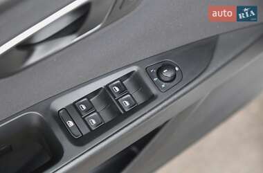 Хэтчбек SEAT Leon 2015 в 