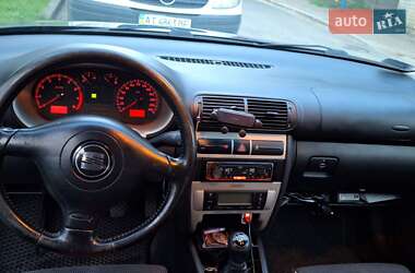 Хэтчбек SEAT Leon 2004 в 