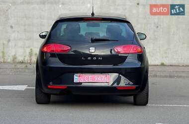 Хэтчбек SEAT Leon 2011 в 