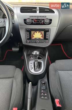 Хэтчбек SEAT Leon 2011 в 