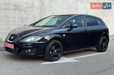 Хэтчбек SEAT Leon 2011 в 