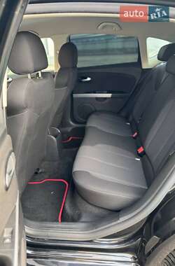 Хэтчбек SEAT Leon 2011 в 