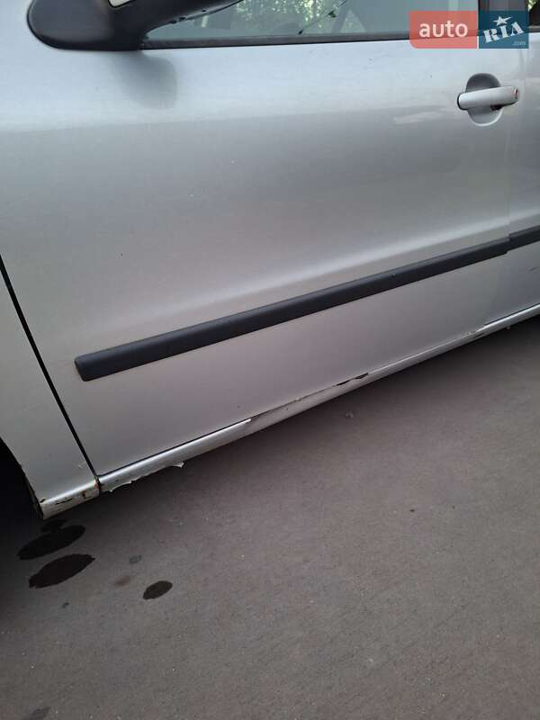 Хэтчбек SEAT Leon 2000 в Тысменице фото 10 Хэтчбек SEAT Leon 2000 в Тысменице