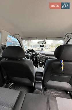 Хэтчбек SEAT Leon 2005 в 