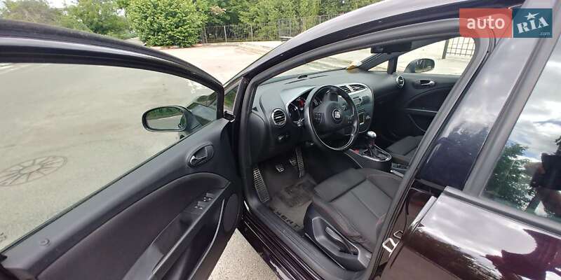 Хэтчбек SEAT Leon 2008 в Киеве