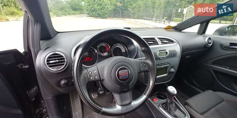 Хэтчбек SEAT Leon 2008 в Киеве