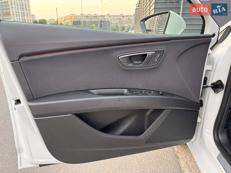 Хэтчбек SEAT Leon 2018 в Киеве