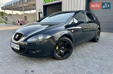 Хэтчбек SEAT Leon 2005 в 