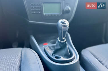 Хэтчбек SEAT Leon 2005 в 