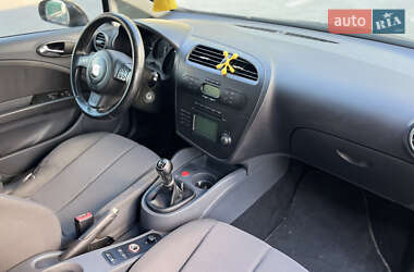 Хэтчбек SEAT Leon 2005 в 