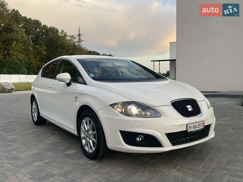 Хэтчбек SEAT Leon 2009 в 