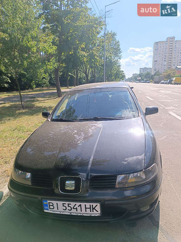 Хэтчбек SEAT Leon 2000 в Киеве