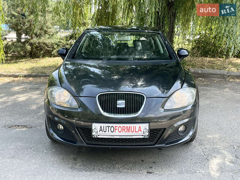Хэтчбек SEAT Leon 2011 в Киеве