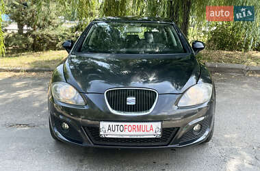 Хетчбек SEAT Leon 2011 в 