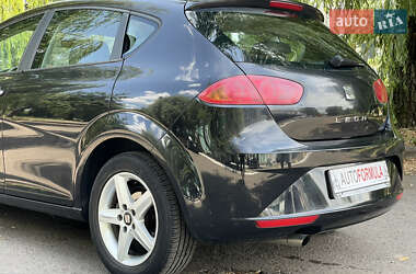 Хетчбек SEAT Leon 2011 в 