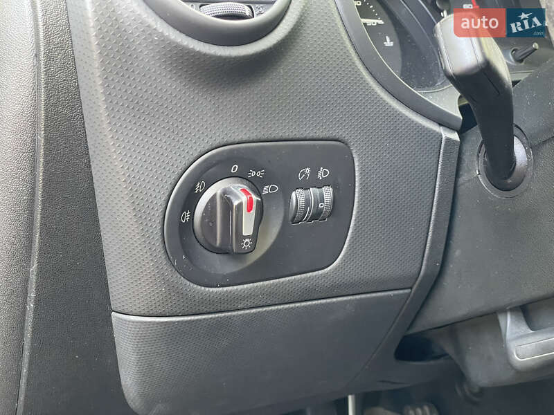 Хэтчбек SEAT Leon 2011 в Киеве