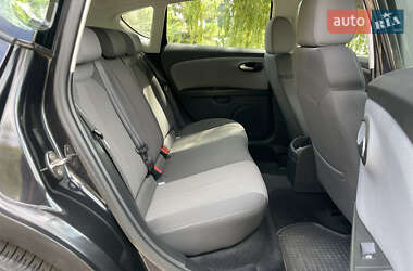 Хетчбек SEAT Leon 2011 в 