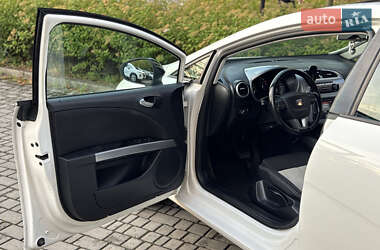Хэтчбек SEAT Leon 2010 в 