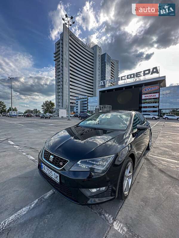 Хэтчбек SEAT Leon 2014 в Киеве