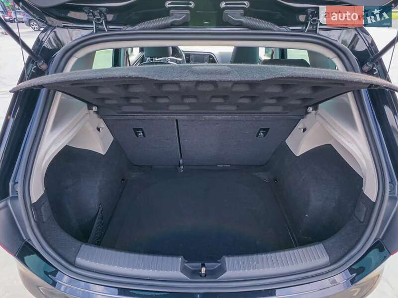 Хэтчбек SEAT Leon 2014 в Киеве