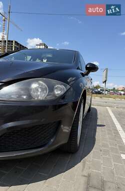 Хэтчбек SEAT Leon 2010 в 