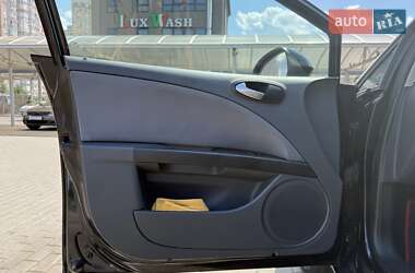 Хэтчбек SEAT Leon 2010 в 