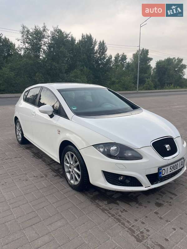 Хэтчбек SEAT Leon 2010 в Киеве