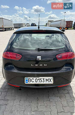 Хэтчбек SEAT Leon 2011 в 