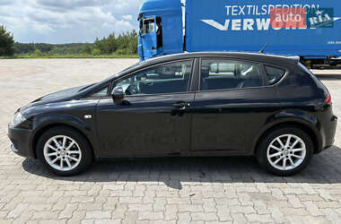 Хэтчбек SEAT Leon 2011 в 