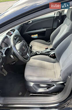 Хэтчбек SEAT Leon 2011 в 