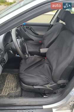 Хэтчбек SEAT Leon 2003 в 