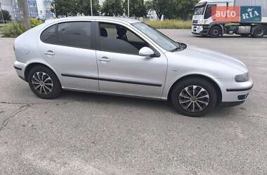 Хэтчбек SEAT Leon 2003 в 