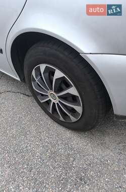 Хэтчбек SEAT Leon 2003 в 