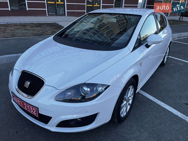 Хэтчбек SEAT Leon 2010 в Умани