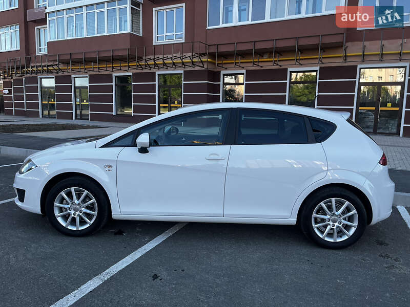 Хэтчбек SEAT Leon 2010 в Умани