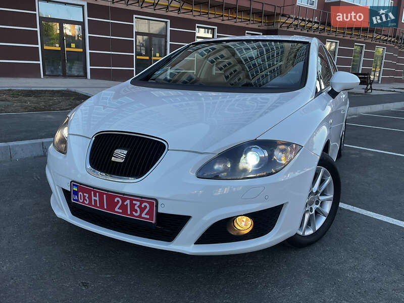 Хэтчбек SEAT Leon 2010 в Умани