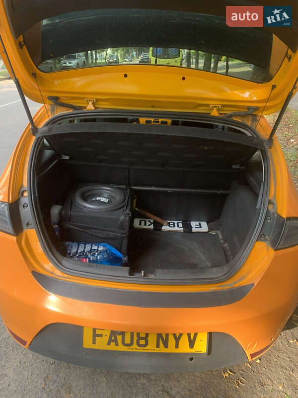 Хэтчбек SEAT Leon 2007 в Сумах