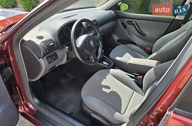Хэтчбек SEAT Leon 2003 в 