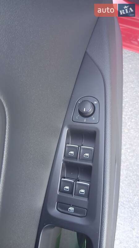Хэтчбек SEAT Leon 2014 в Киеве