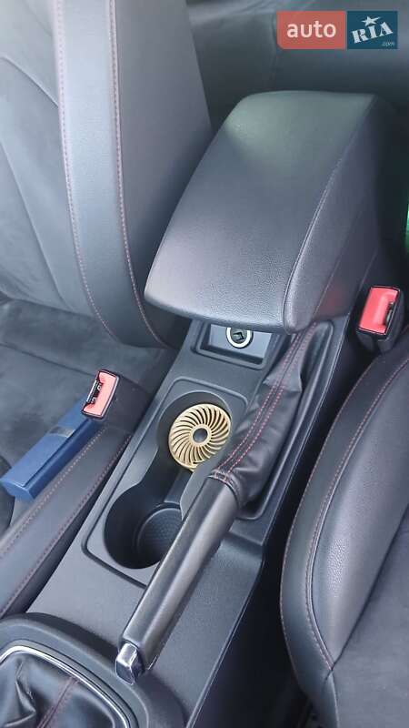 Хэтчбек SEAT Leon 2014 в Киеве