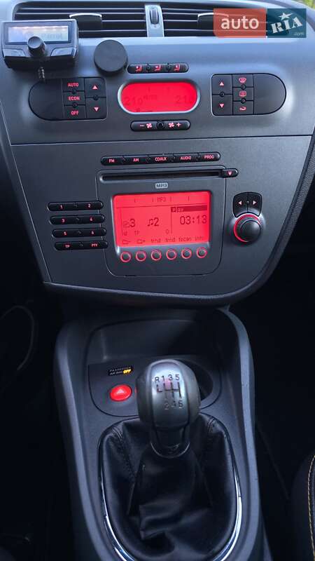 Хэтчбек SEAT Leon 2007 в Ровно