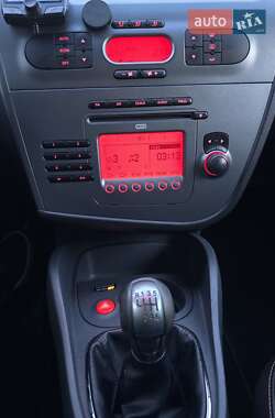 Хэтчбек SEAT Leon 2007 в 